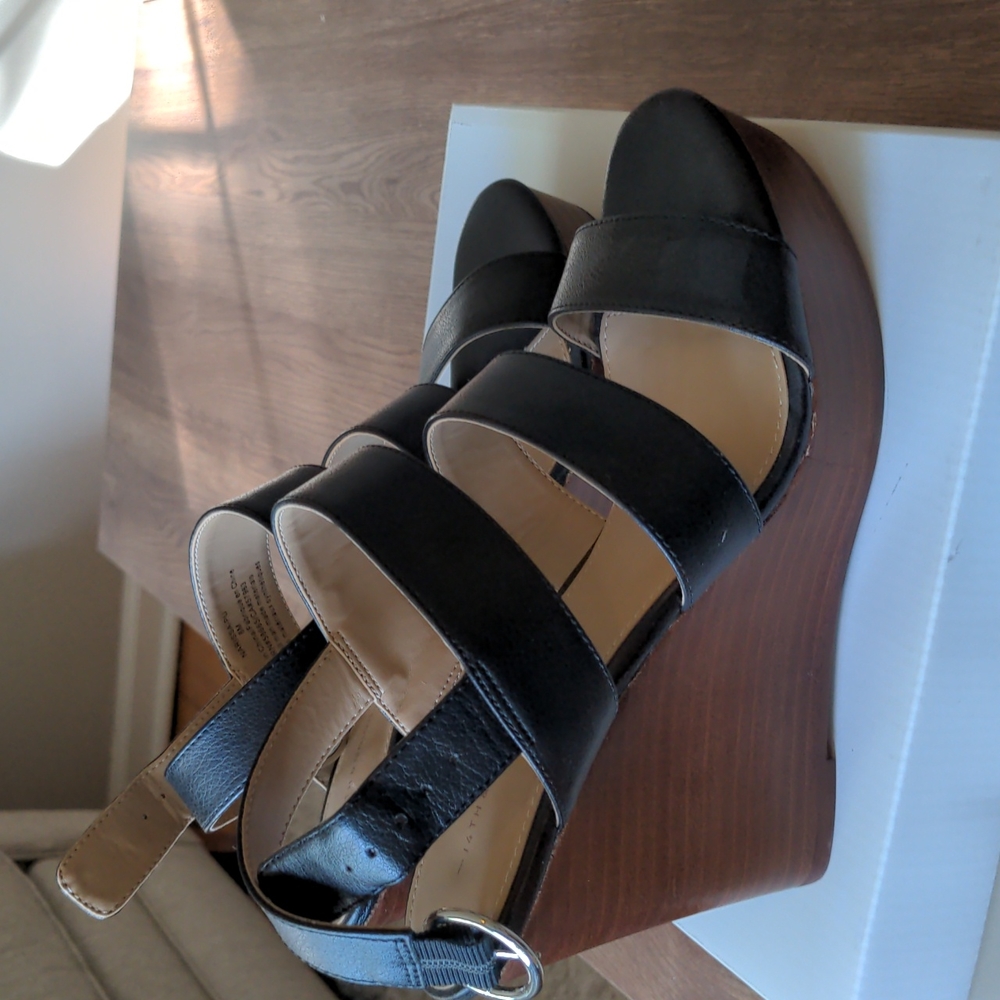Black Wedged Sandals